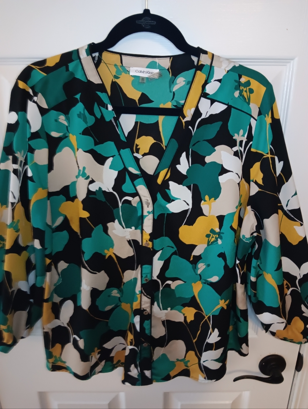 Calvin Klein Floral V-Neck Button Front 3/4 Sleeve Blouse - Picture 3 of 8
